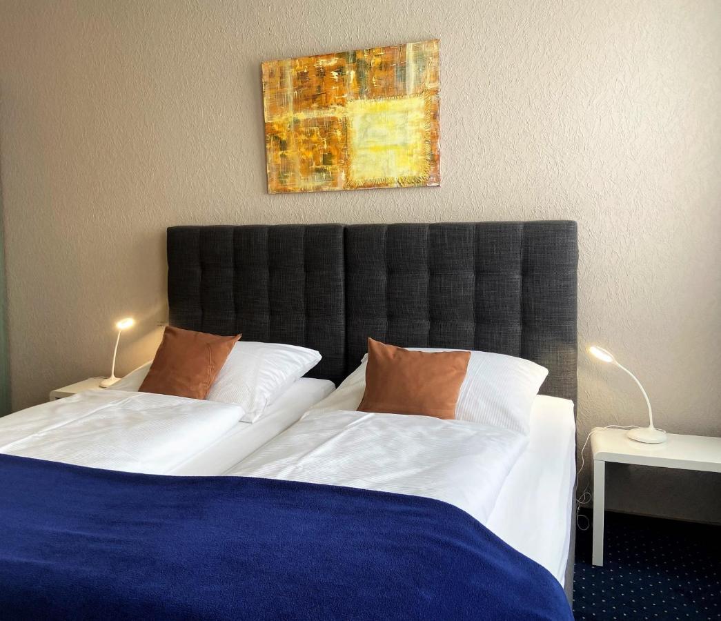 Hotel Stadt Hamburg Am Fluss Саарбрюккен Экстерьер фото